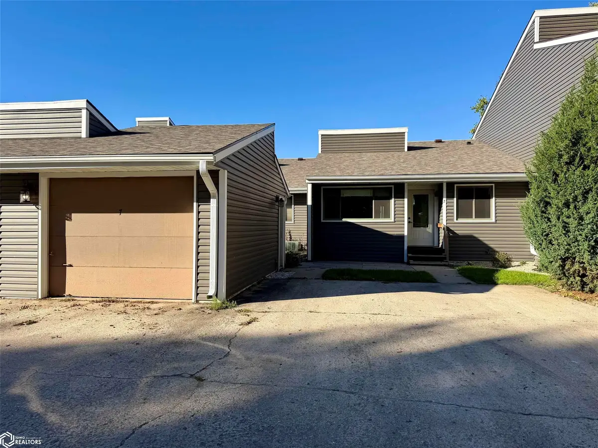 1010 Village Road #7, Clear Lake, IA 50428 - #1