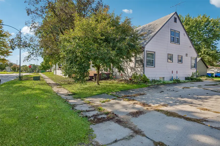 105 N C Street, Indianola, IA 50125 - #3