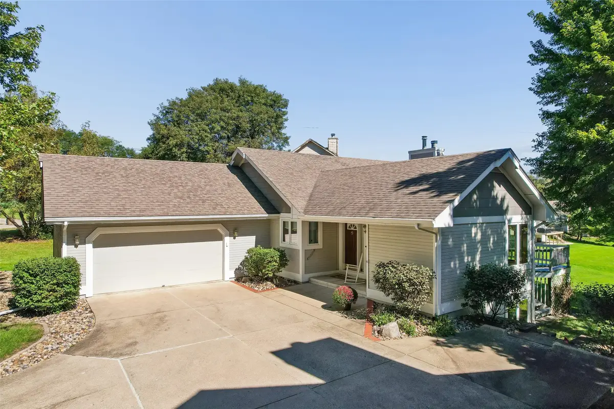 2800 Scenic Place, West Des Moines, IA 50265 - #1