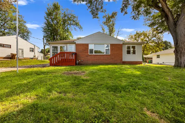 7216 Monroe Court, Urbandale, IA 50322