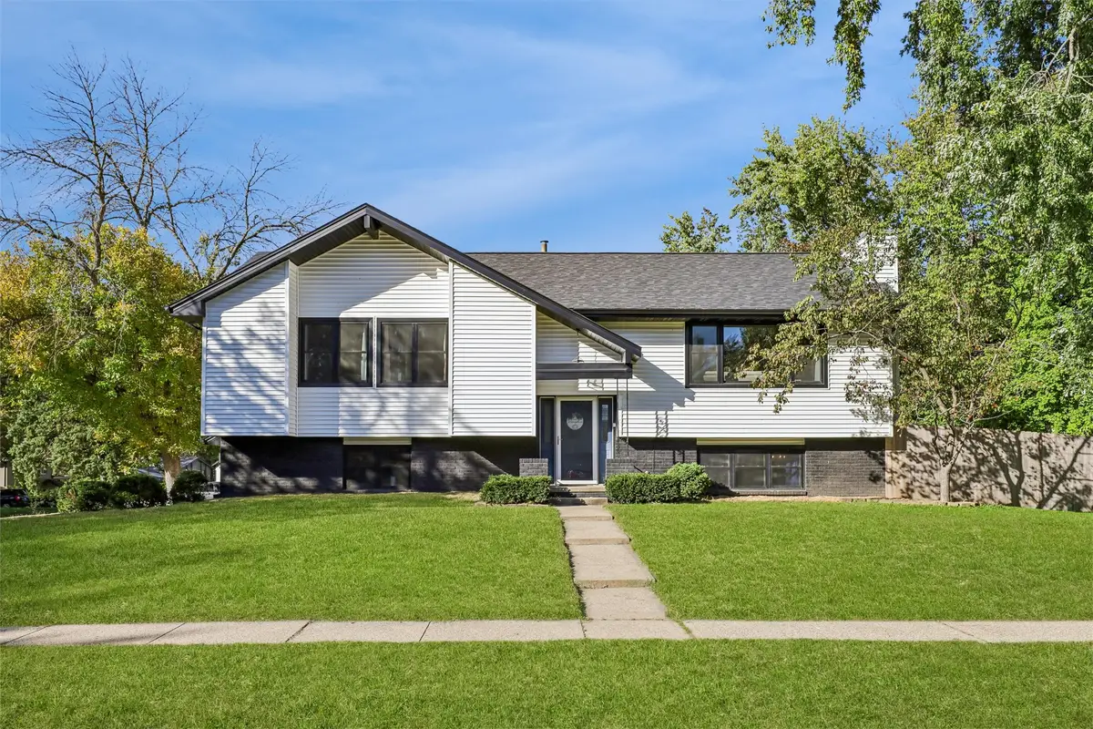1607 Rio Valley Drive, Clive, IA 50325 - #1