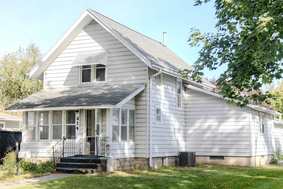 314 Pennsylvania Avenue, Story City, IA 50248 - #1