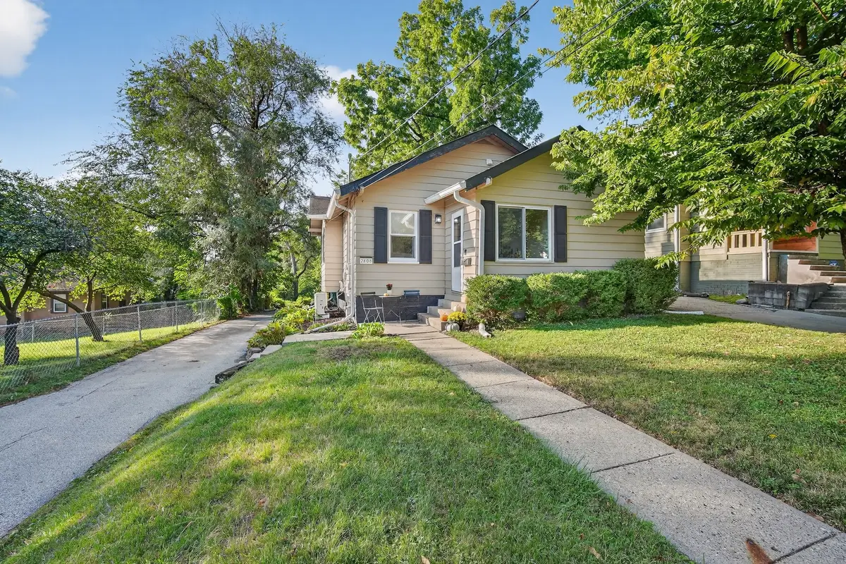 2808 School Street, Des Moines, IA 50311 - #1