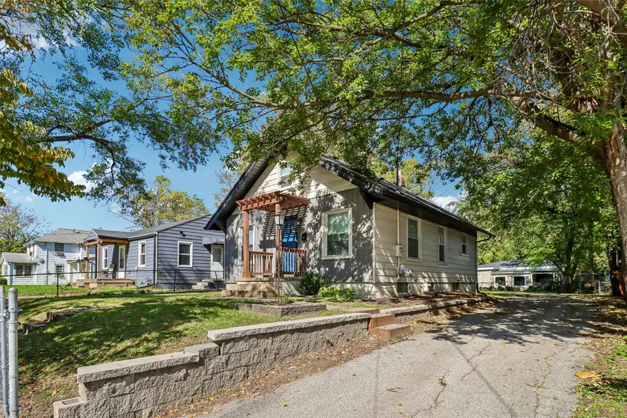 2735 College Avenue, Des Moines, IA 50311 - #2