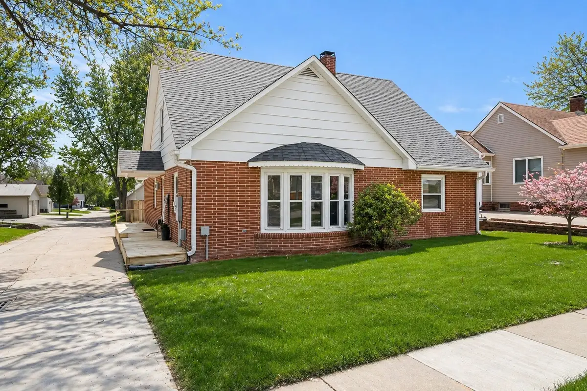 309 Union Street, Pella, IA 50219 - #1