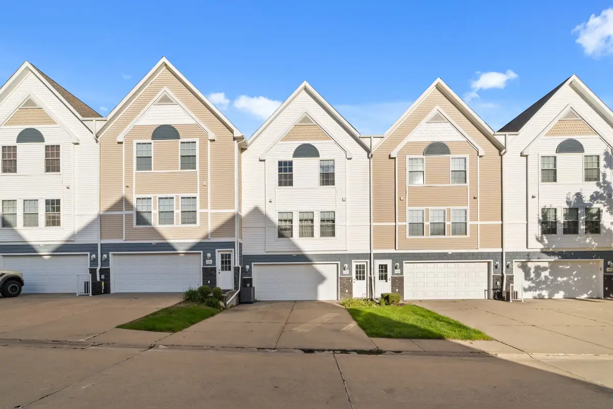 1168 SE Village View Lane, Ankeny, IA 50021 - #1