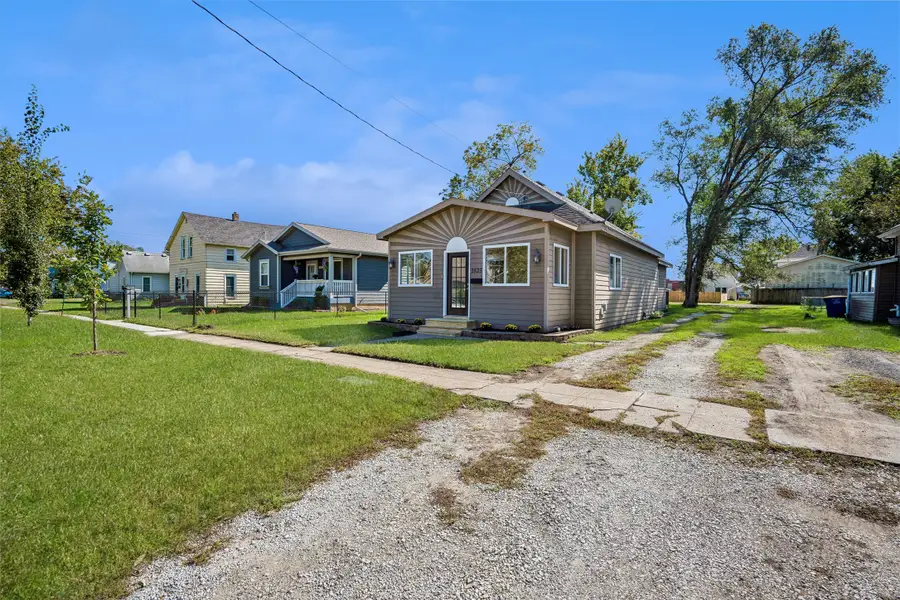 2525 Logan Avenue, Des Moines, IA 50317 - #2
