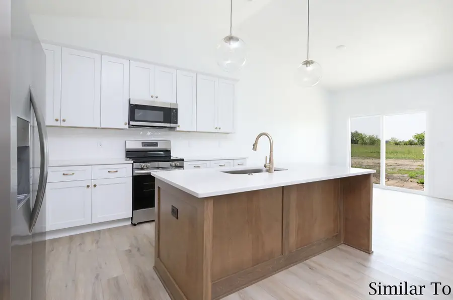 815 W 2nd Street S, Newton, IA 50208 - #2