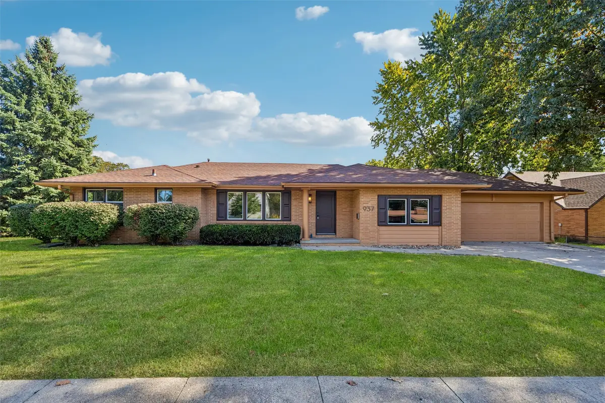 937 13th Street, West Des Moines, IA 50265 - #1