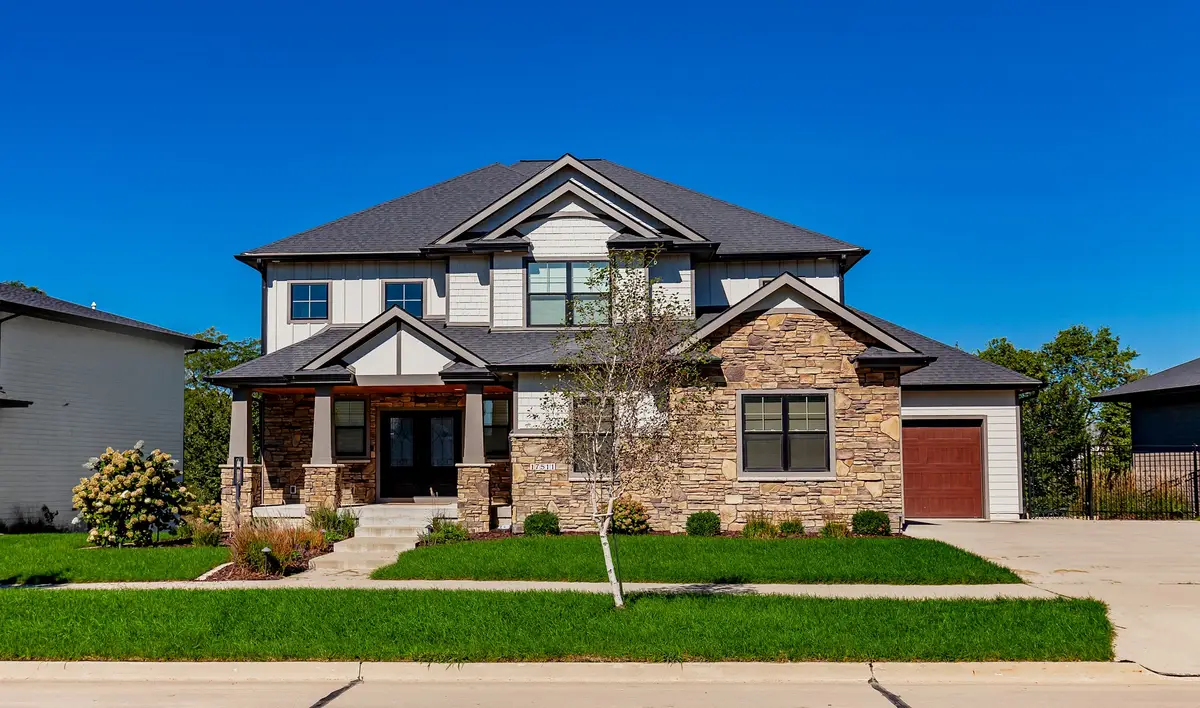 17511 Berkshire Parkway, Clive, IA 50325 - #1