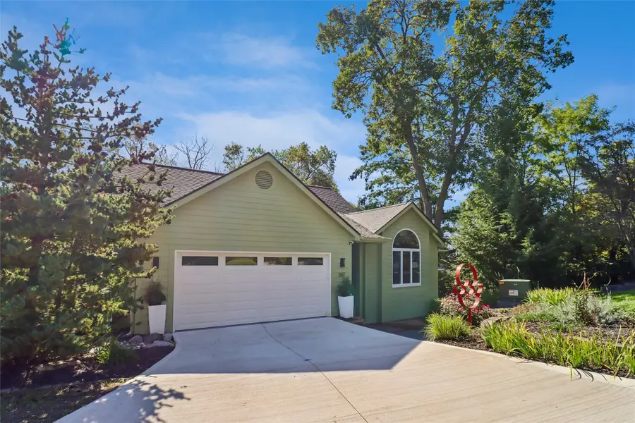 207 28th Street, Des Moines, IA 50312 - #2