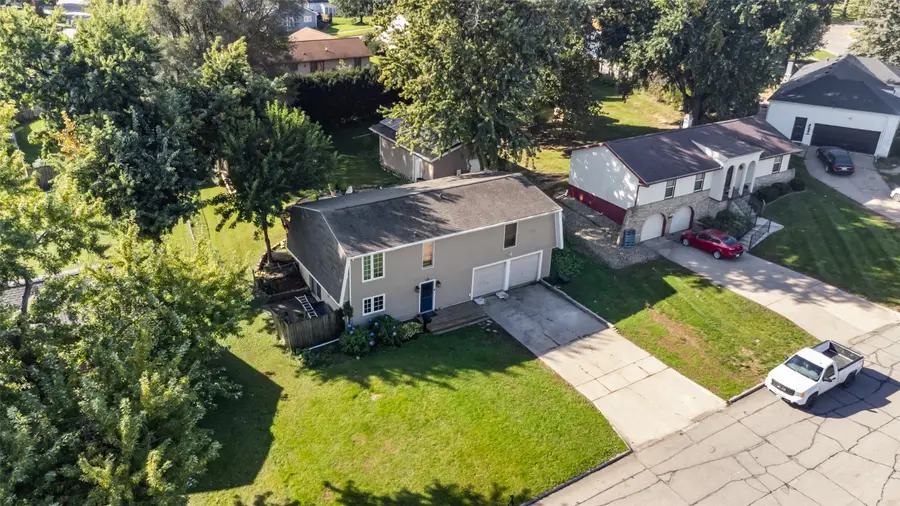 305 Friendly Drive, Marshalltown, IA 50158 - #2
