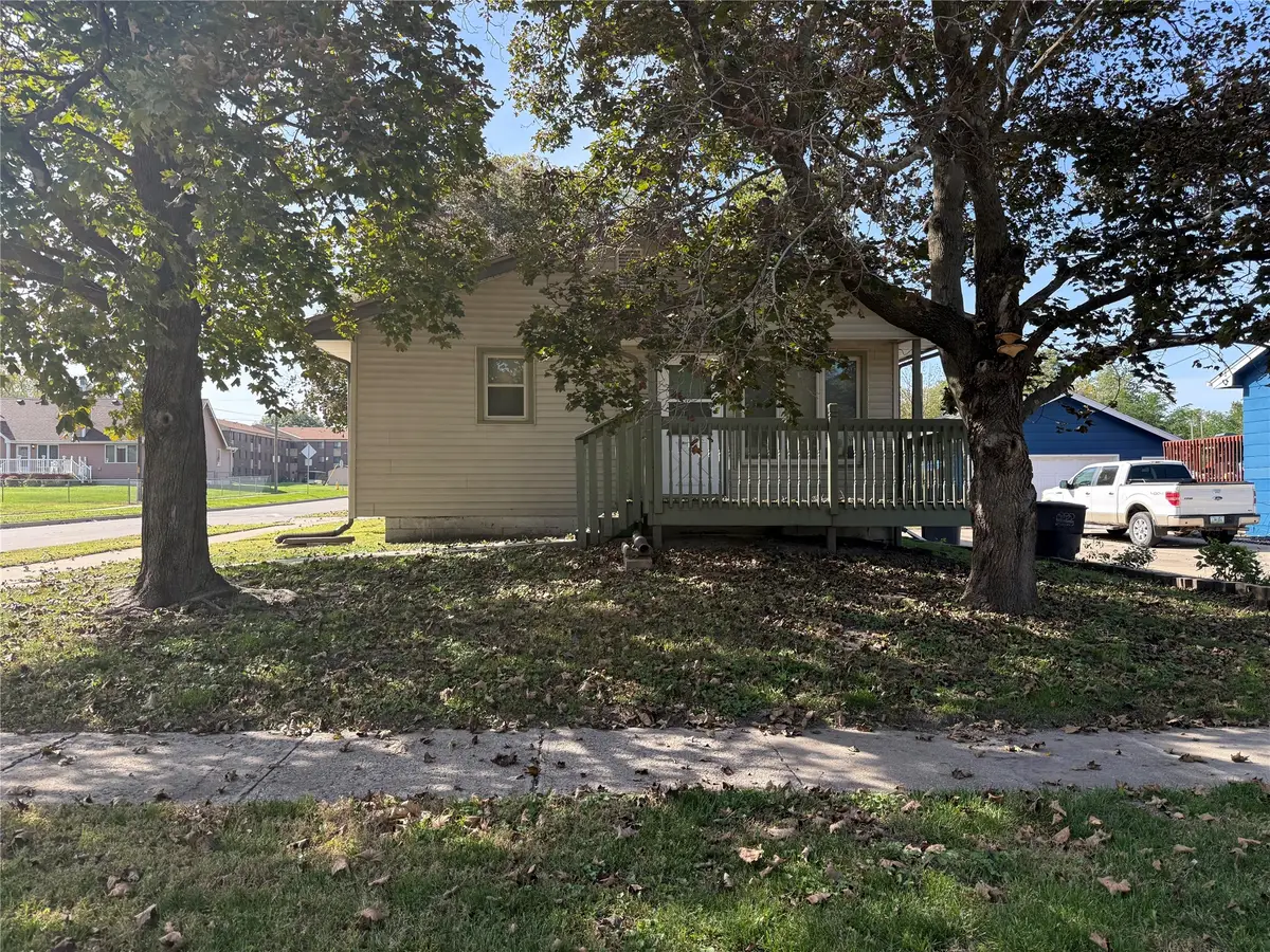1400 E 18th Street, Des Moines, IA 50316 - #1