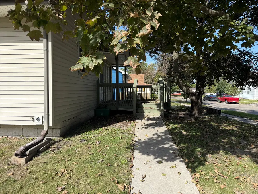 1400 E 18th Street, Des Moines, IA 50316 - #2