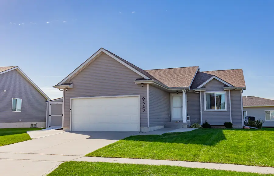 925 36th Street Sw, Bondurant, IA 50035 - #2