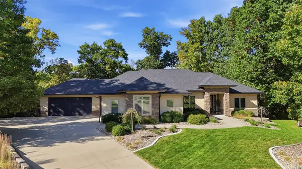 8508 Orchard Drive, Johnston, IA 50131