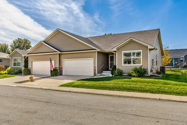 76 SE Sugarberry Lane, Pleasant Hill, IA 50327