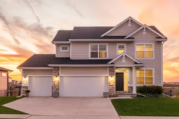 3144 Lakeview Drive Se, Altoona, IA 50009