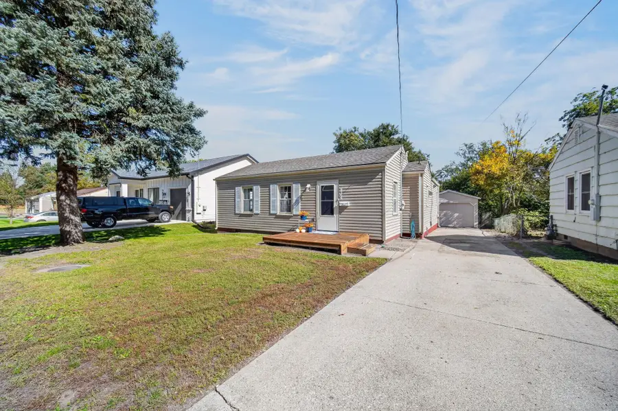 2705 E 16th Street, Des Moines, IA 50316 - #2