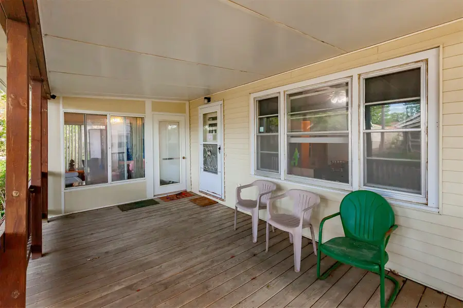 608 E 8th Street N, Newton, IA 50208 - #3