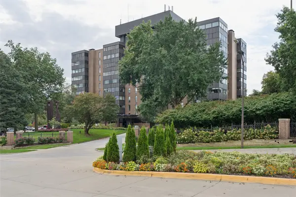 3131 Fleur Drive #503, Des Moines, IA 50321