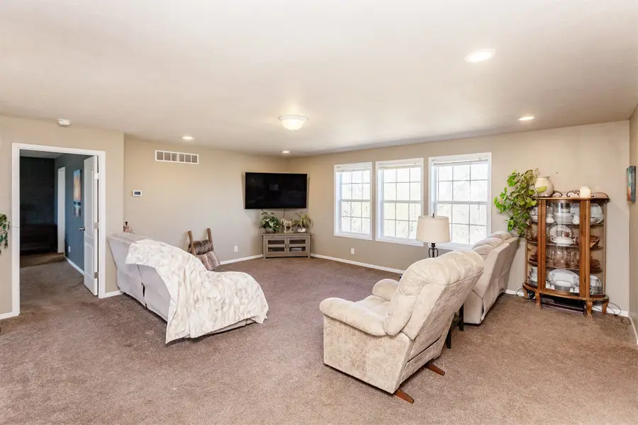 19075 Jewell Drive, Earlham, IA 50072 - #3