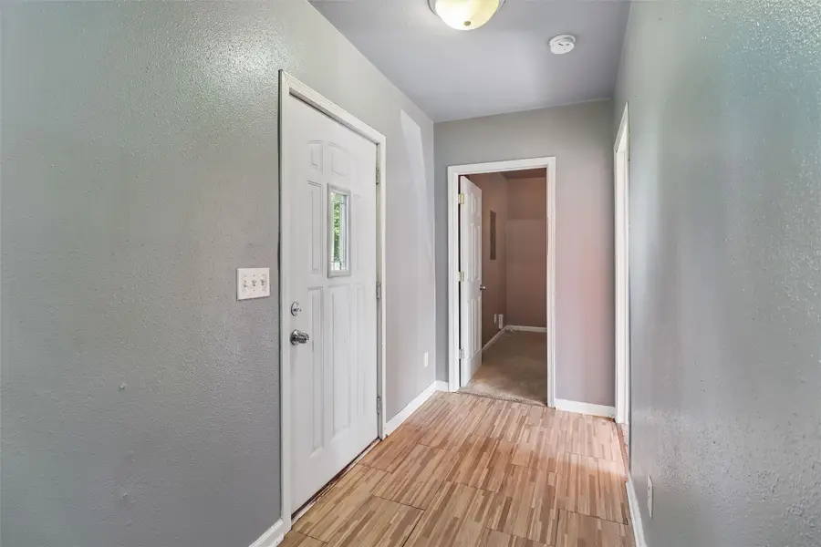 2711 Chicago Avenue, Des Moines, IA 50317 - #3