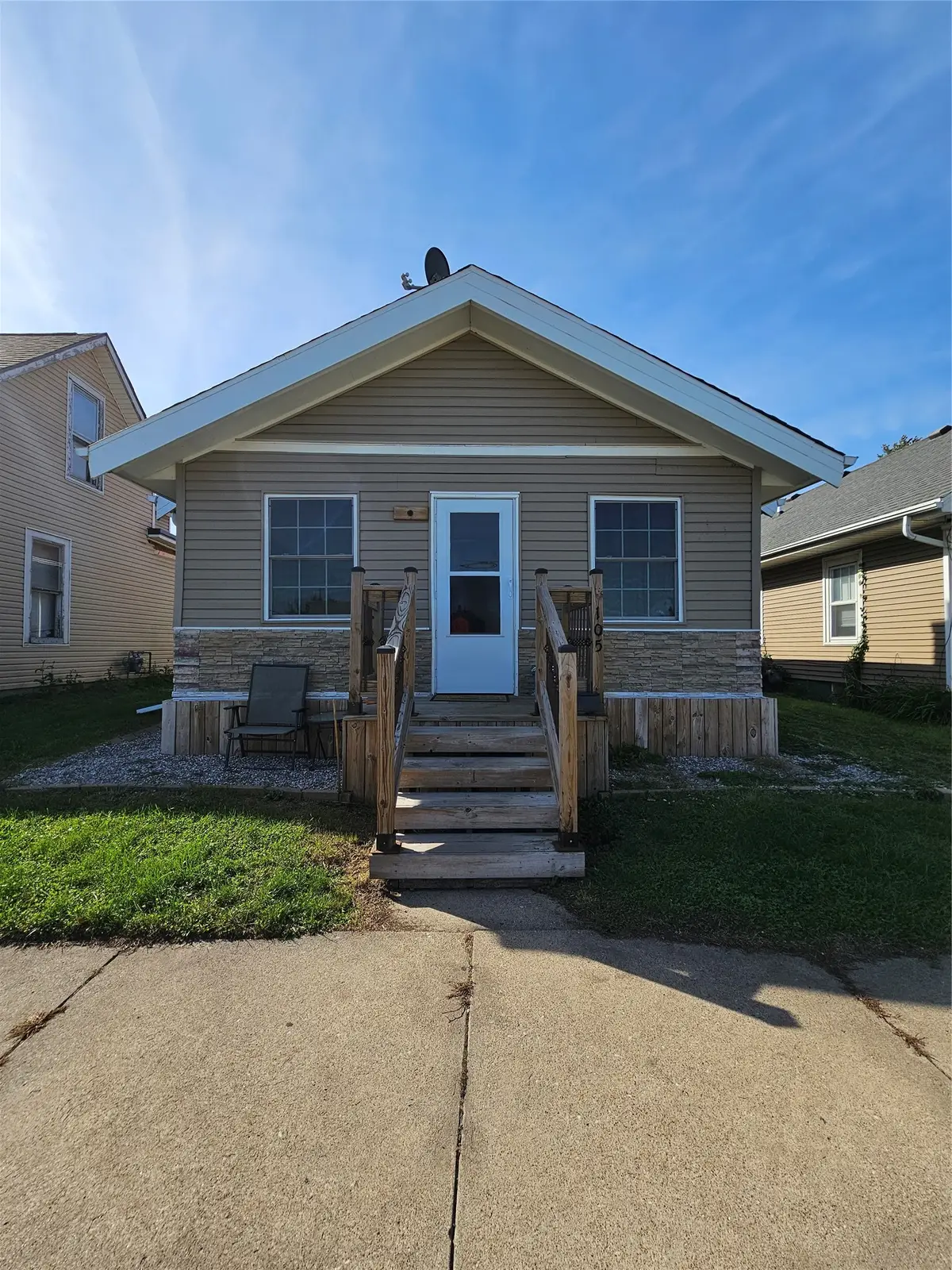 105 S 7th Avenue, Marshalltown, IA 50158 - #1