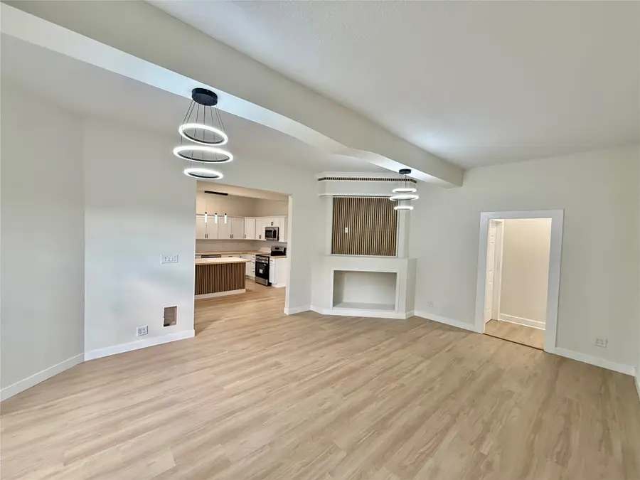 1912 8th Street, Des Moines, IA 50314 - #3