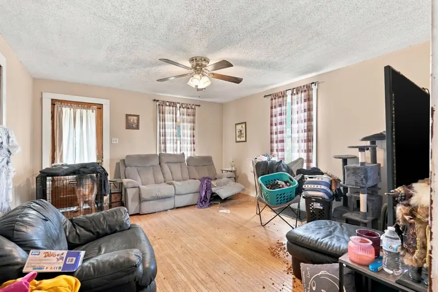 318 W State Street, Oxford, IA 52322 - #3