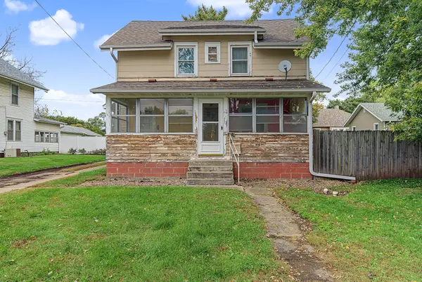 912 N 4th Avenue E, Newton, IA 50208