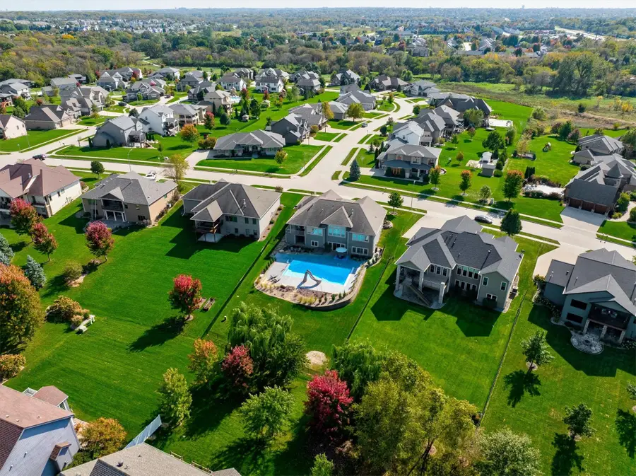 15401 Plum Drive, Urbandale, IA 50323 - #3