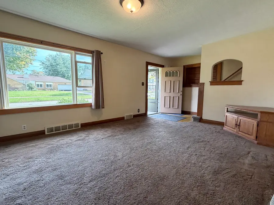 725 E 5th Street N, Newton, IA 50208 - #2