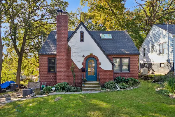 2520 Prospect Road, Des Moines, IA 50310