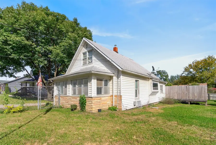 1405 E 25th Street, Des Moines, IA 50317 - #2