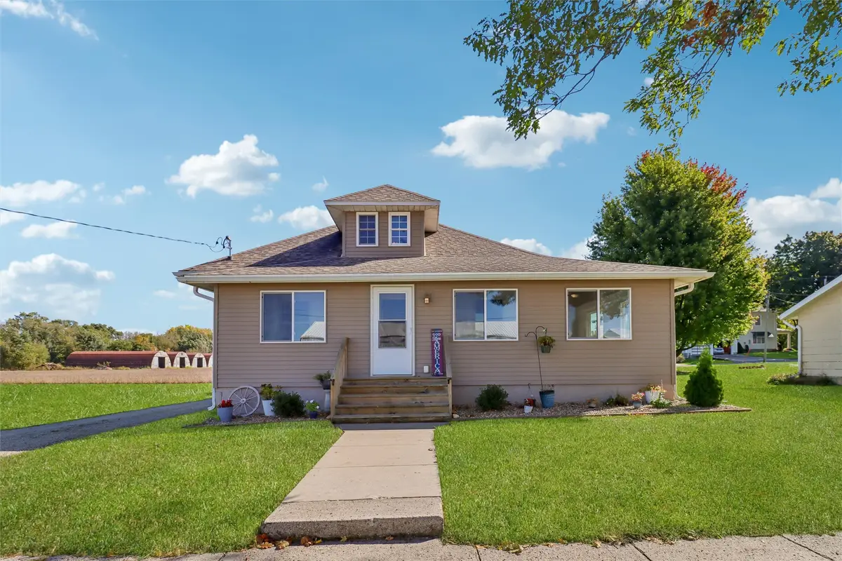 112 N Iowa Street, Hubbard, IA 50122 - #1