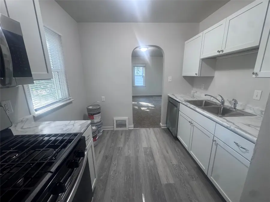 2505 Adams Avenue, Des Moines, IA 50310 - #3