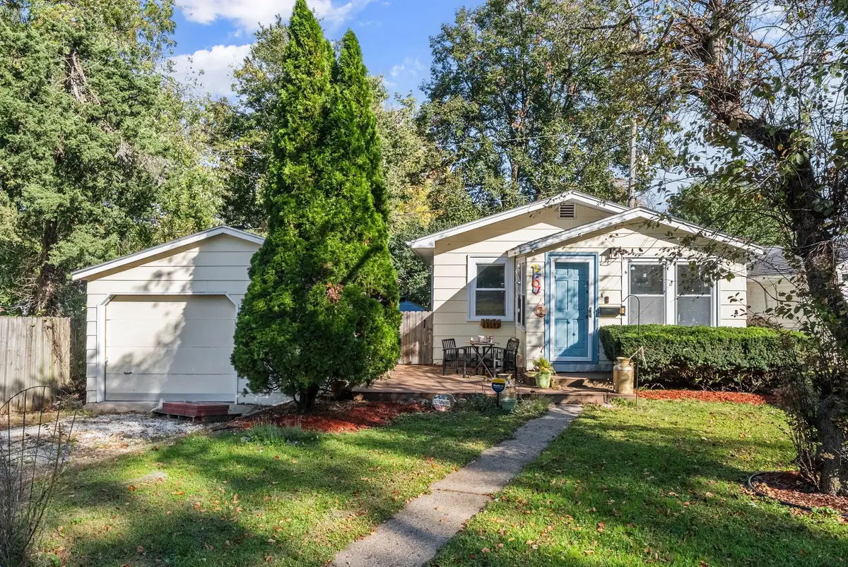 2601 40th Place, Des Moines, IA 50310 - #1