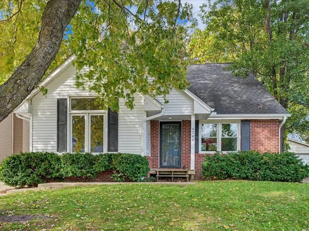 4746 70th Place, Urbandale, IA 50322 - #1