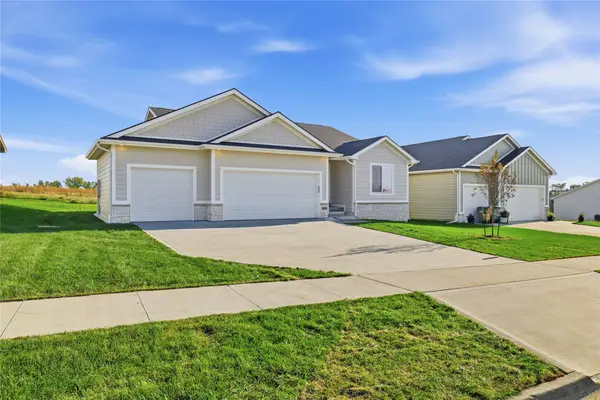 508 E Vista Lake Avenue, Polk City, IA 50226