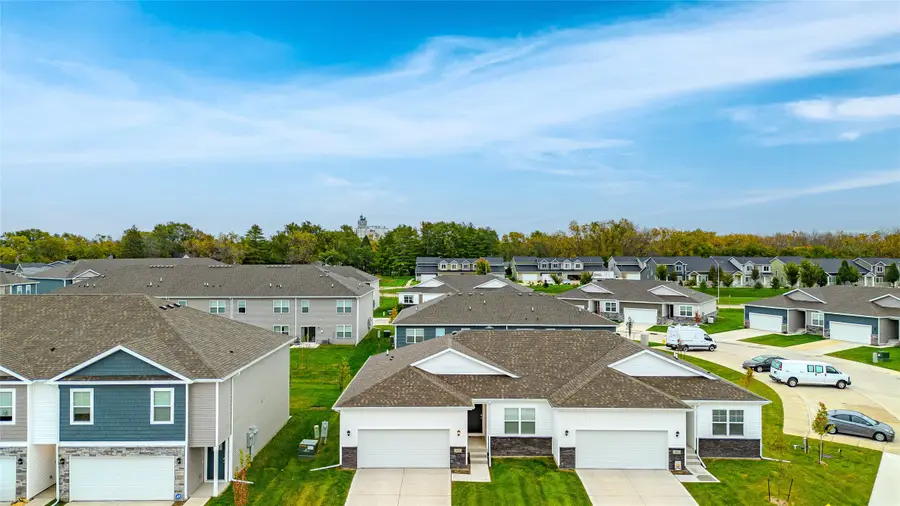 497 Kinley Drive, Waukee, IA 50263 - #2