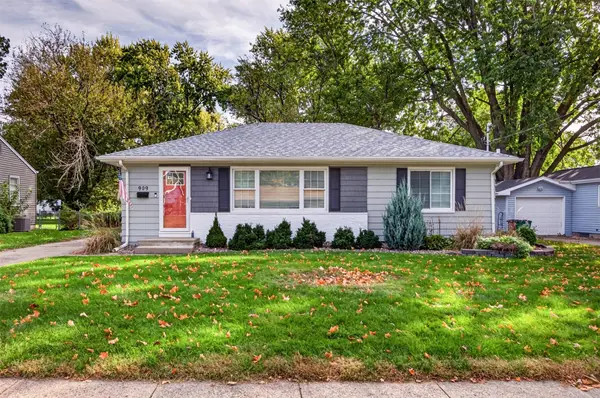 909 12th Street, West Des Moines, IA 50265