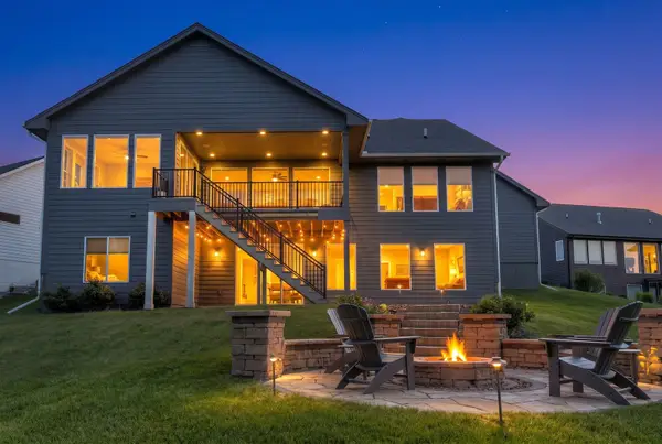 2314 Autumn Blaze Drive, Norwalk, IA 50211