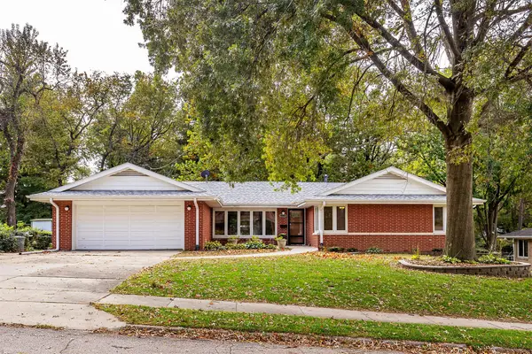 6510 Del Matro Avenue, Windsor Heights, IA 50324