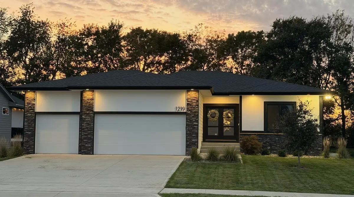 1219 Timber Ridge Drive, Norwalk, IA 50211 - #1