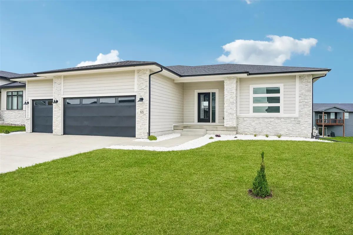 65 NW Hidden Knoll, Waukee, IA 50263 - #1