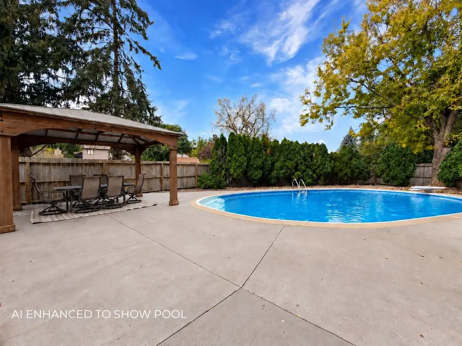 4221 Park Hill Circle, Urbandale, IA 50322 - #3