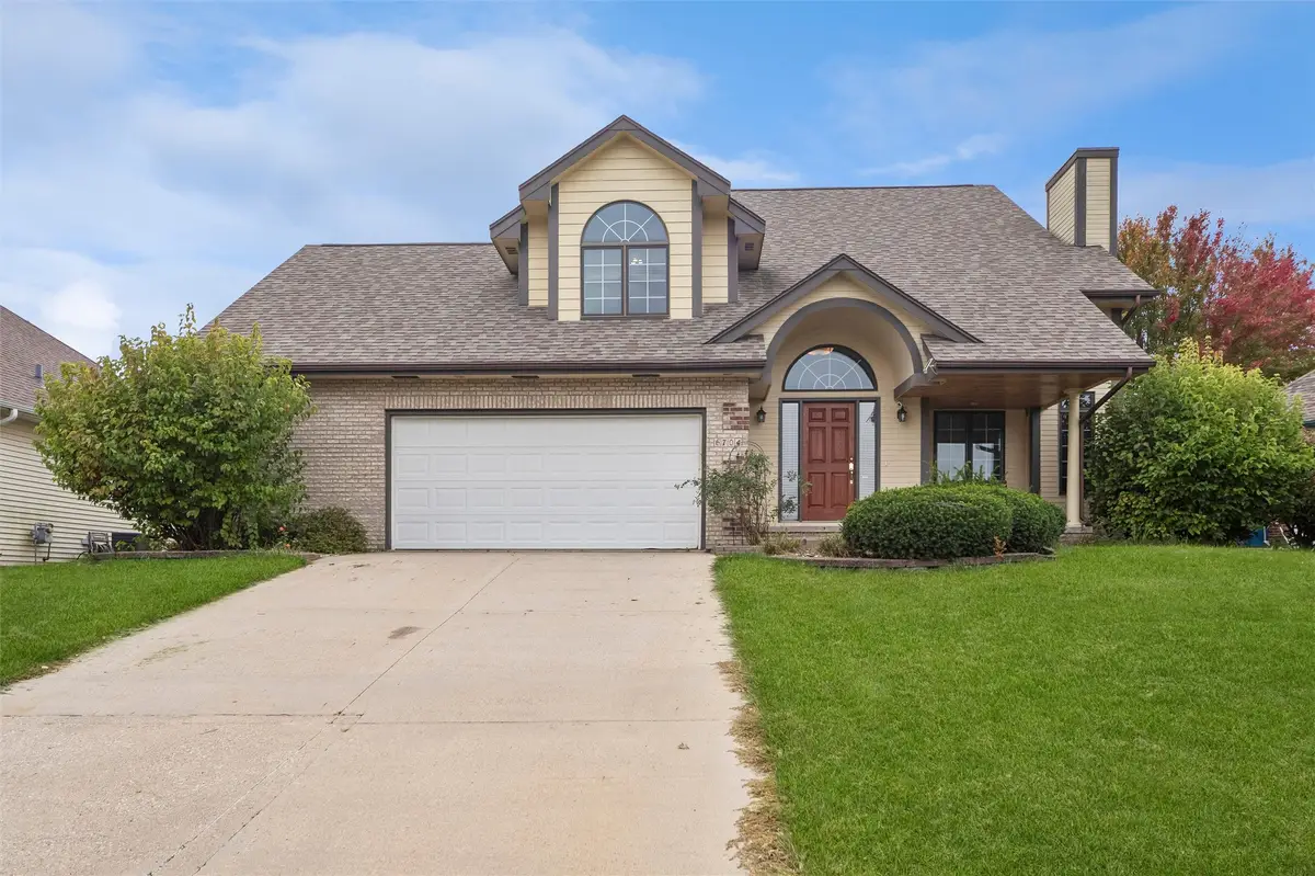 6704 Three Lakes Parkway, Des Moines, IA 50320 - #1