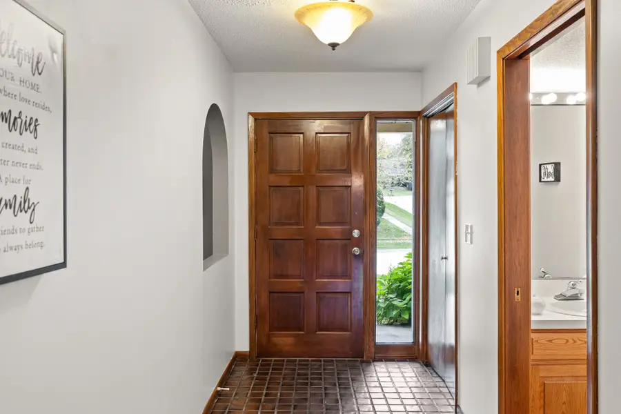 813 52nd Place, West Des Moines, IA 50265 - #2