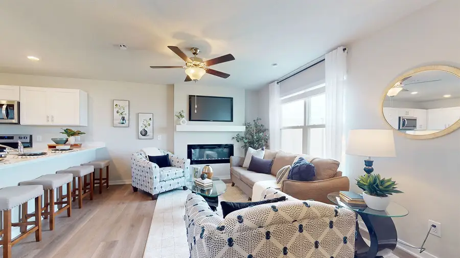 2401 E 50th Court #102 BLDG B, Des Moines, IA 50317 - #3